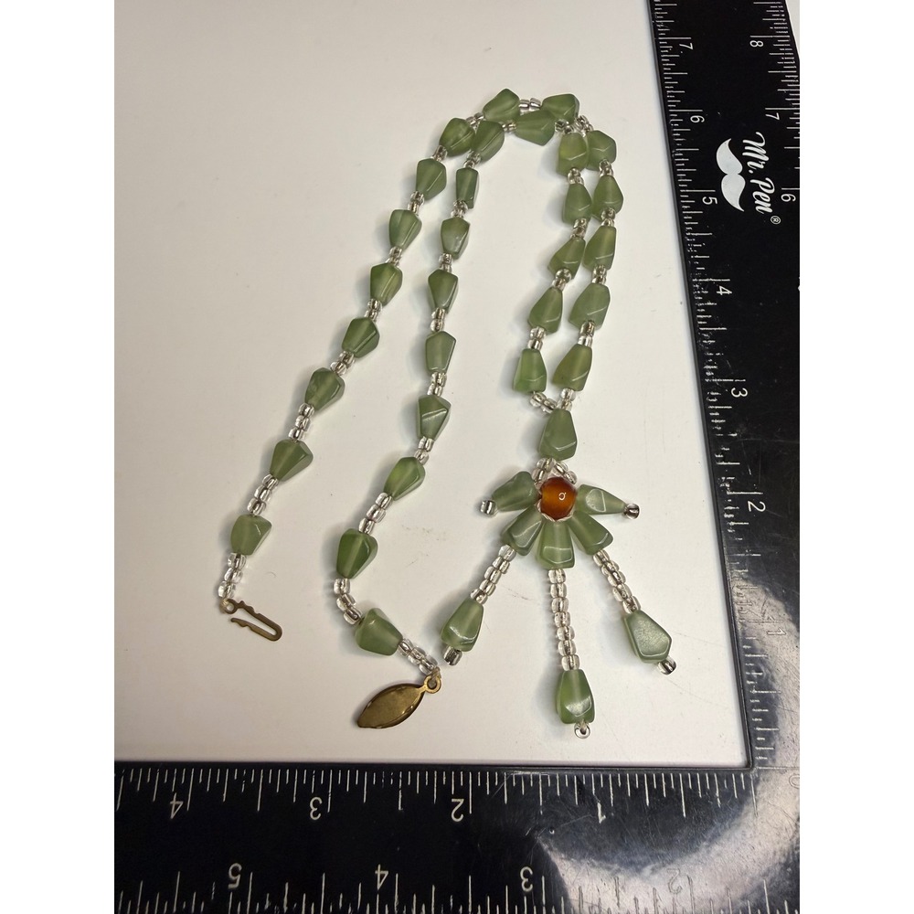 Vintage Green Glass Bead Necklace Amber Cabochon Tassel Floral Pendant 17 Inch‎